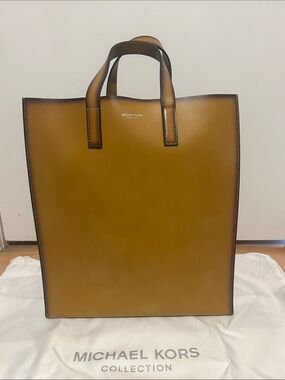 Michael Kors Men’s Collection Tan Cognac Leather Vertical Tote
